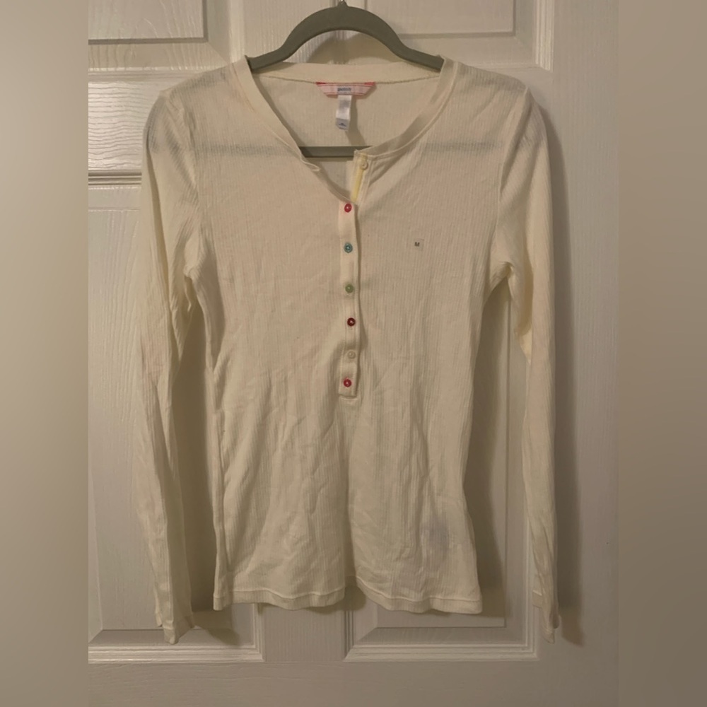 Gapbody Henley NWT - Size Medium - cream with different colors of buttons - Picture 1 of 5